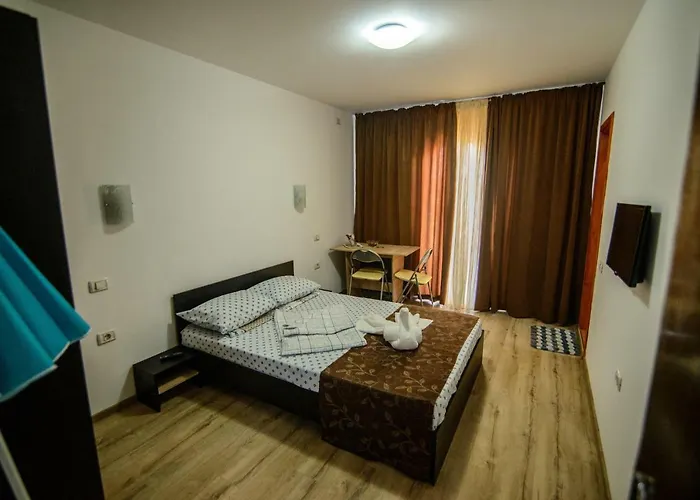 Onasis ゲストハウス テキルギオル